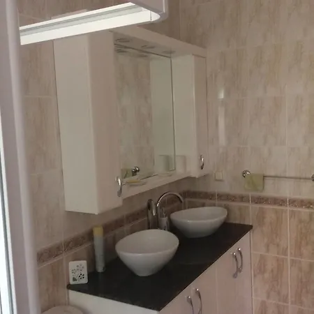 Beautiful Family With Private Pool. Appartamento *