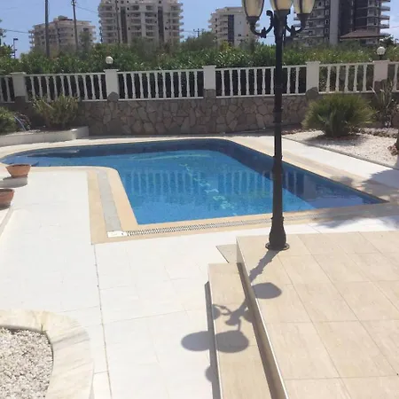 Beautiful Family With Private Pool.