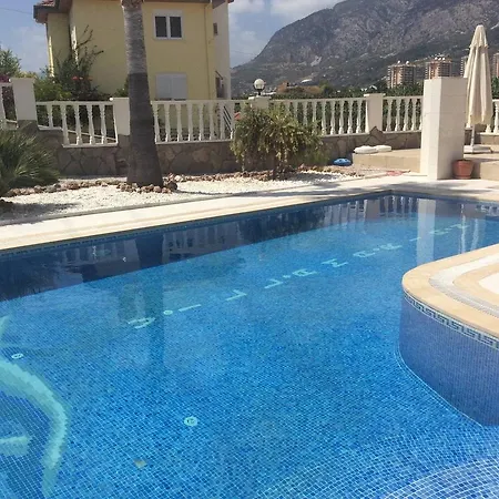 Beautiful Family With Private Pool. Daire *